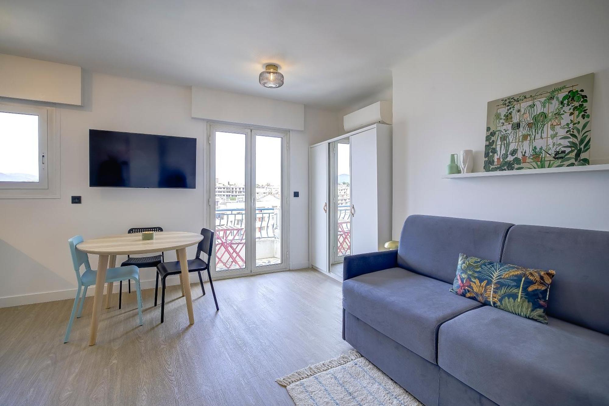 Apartment Magnifique Le Dauphin 50m Des Plages Juan-les-Pins